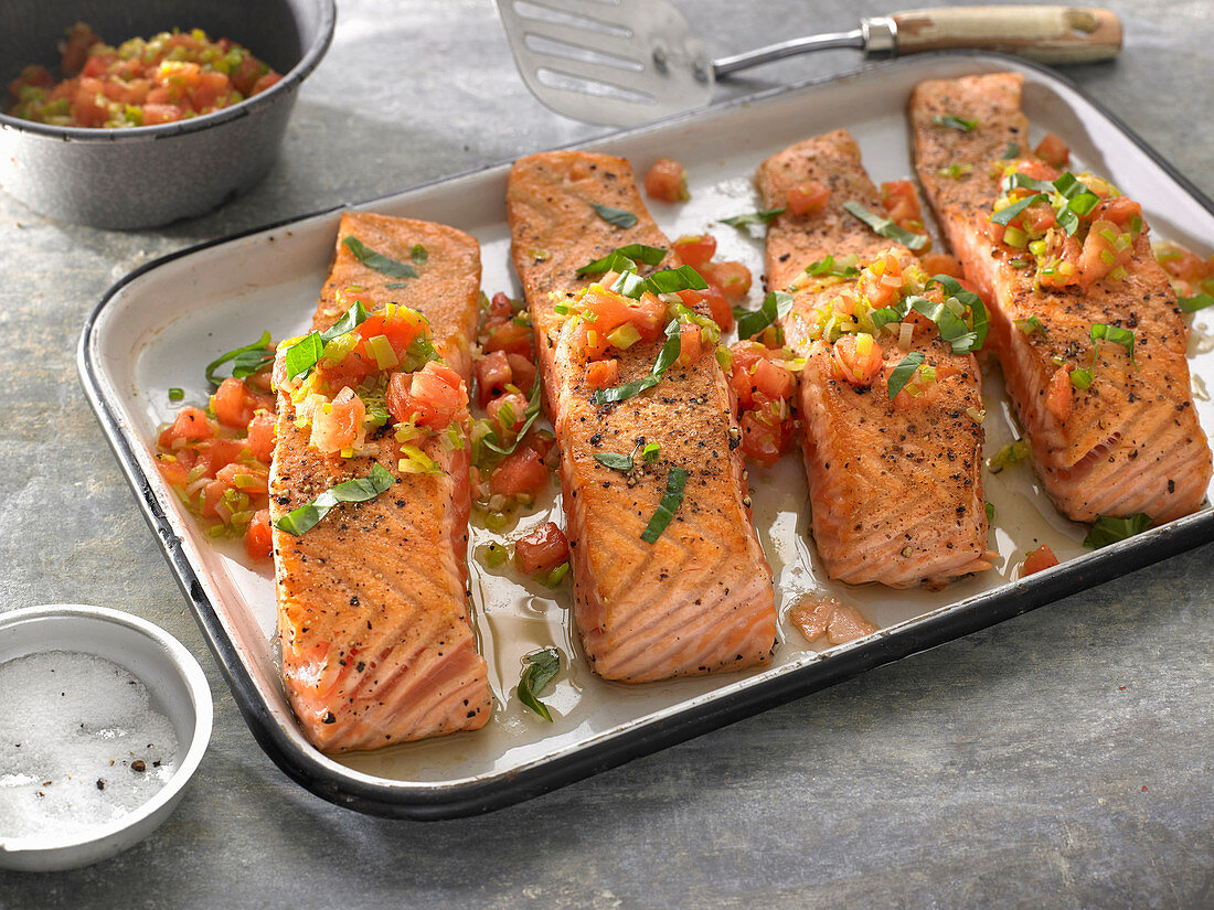 Sauteed Boneless Salmon Fillets with Leeks