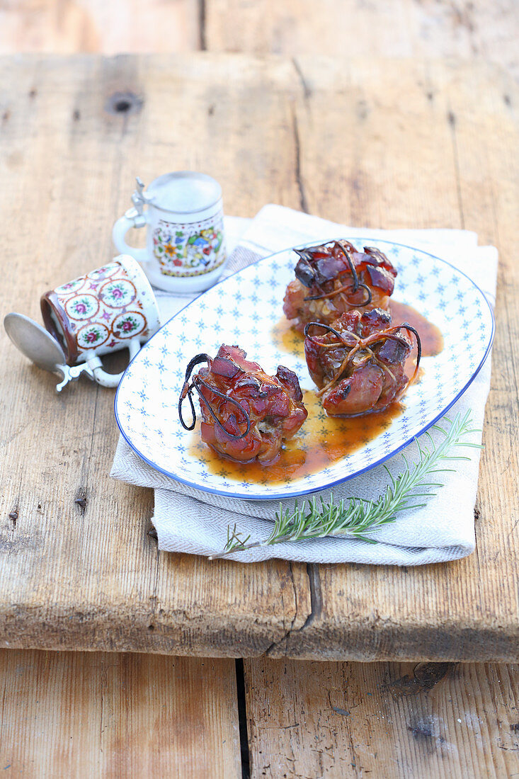 Bavaria meets Asia – mini roast suckling pork with oriental plum sauce
