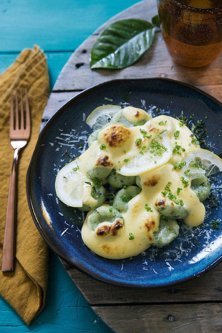 Kräutergnocchi mit Zitronen-Zabaione