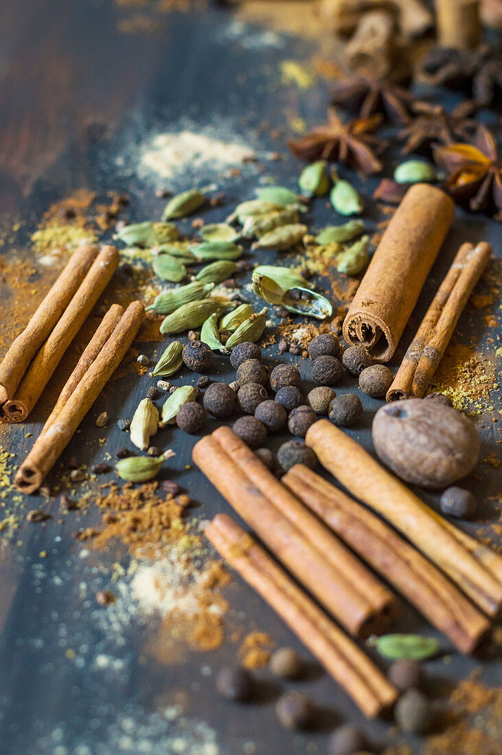 Mix of various spices for making pumpkin pie spice mix