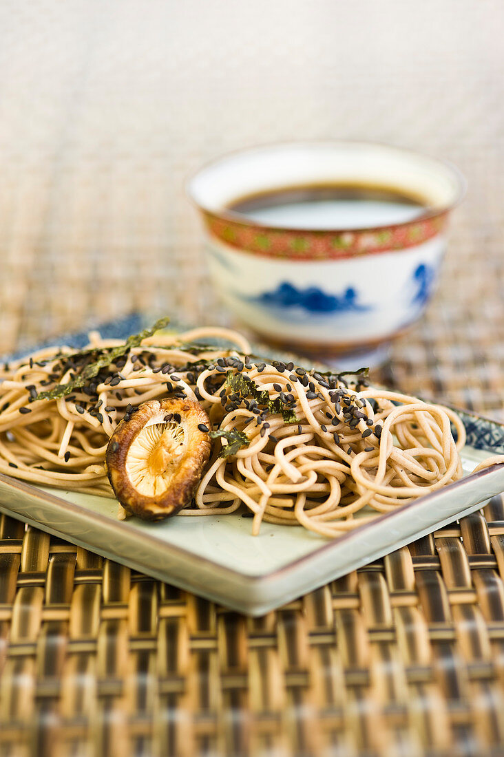 Sobanoodles with mushrooms and broth