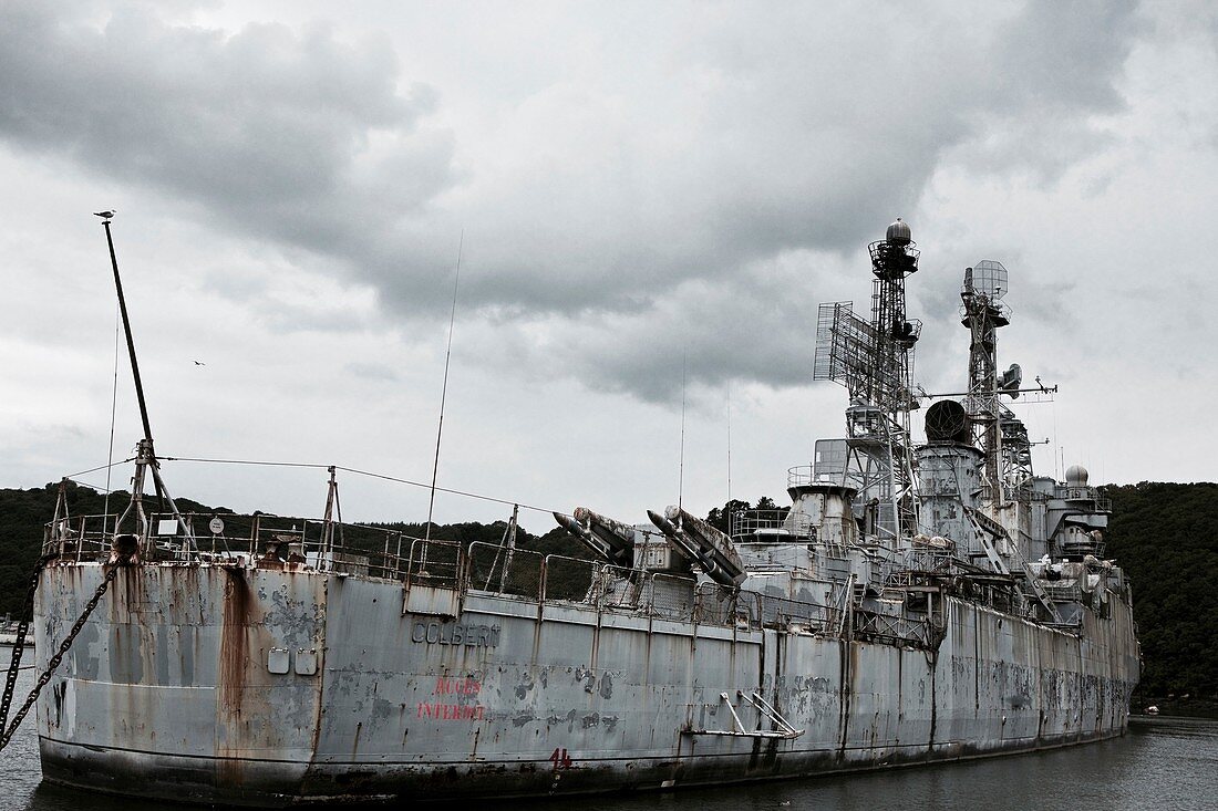 French cruiser Colbert awaiting scrapping, 2015