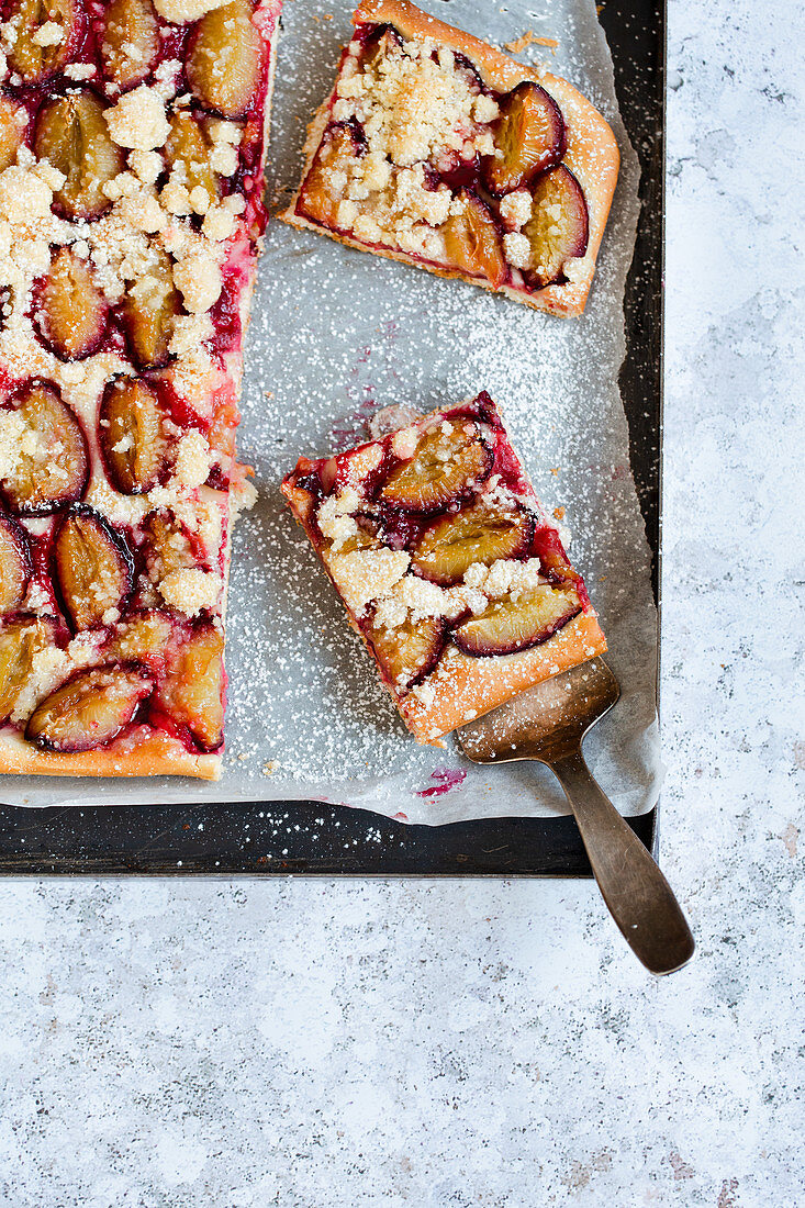 Damson crumble tray bake cake (seen from above)