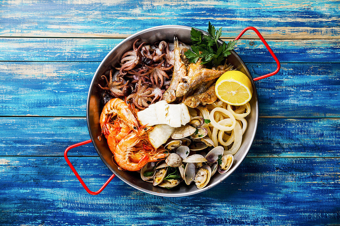 Seafood platter: Prawn Shrimp, Vongole Clams, Squid rings, Octopus, roast Mackerel and roasted Codfish