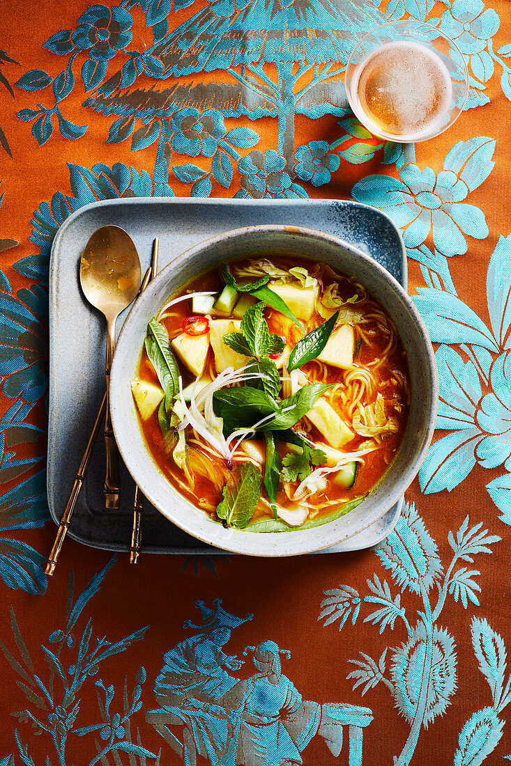 Asam Laksa (scharf-saure Suppe) mit Reisnudeln, Malaysia