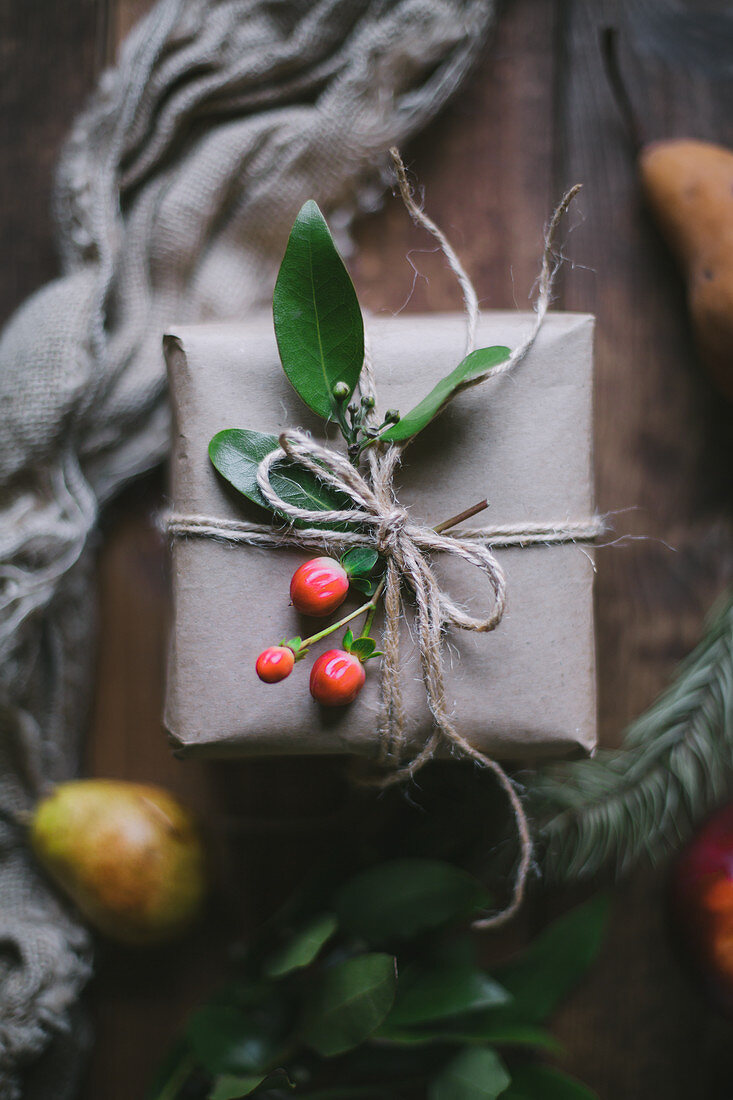 Verpacktes Weihnachtsgeschenk