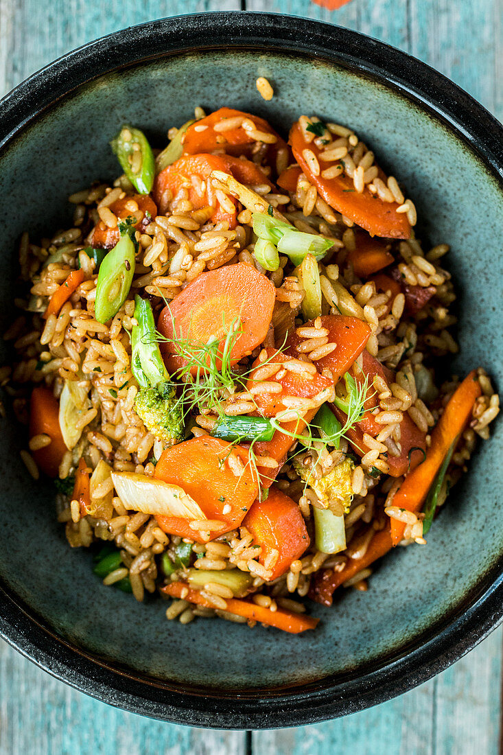 Oriental fried rice with carrots