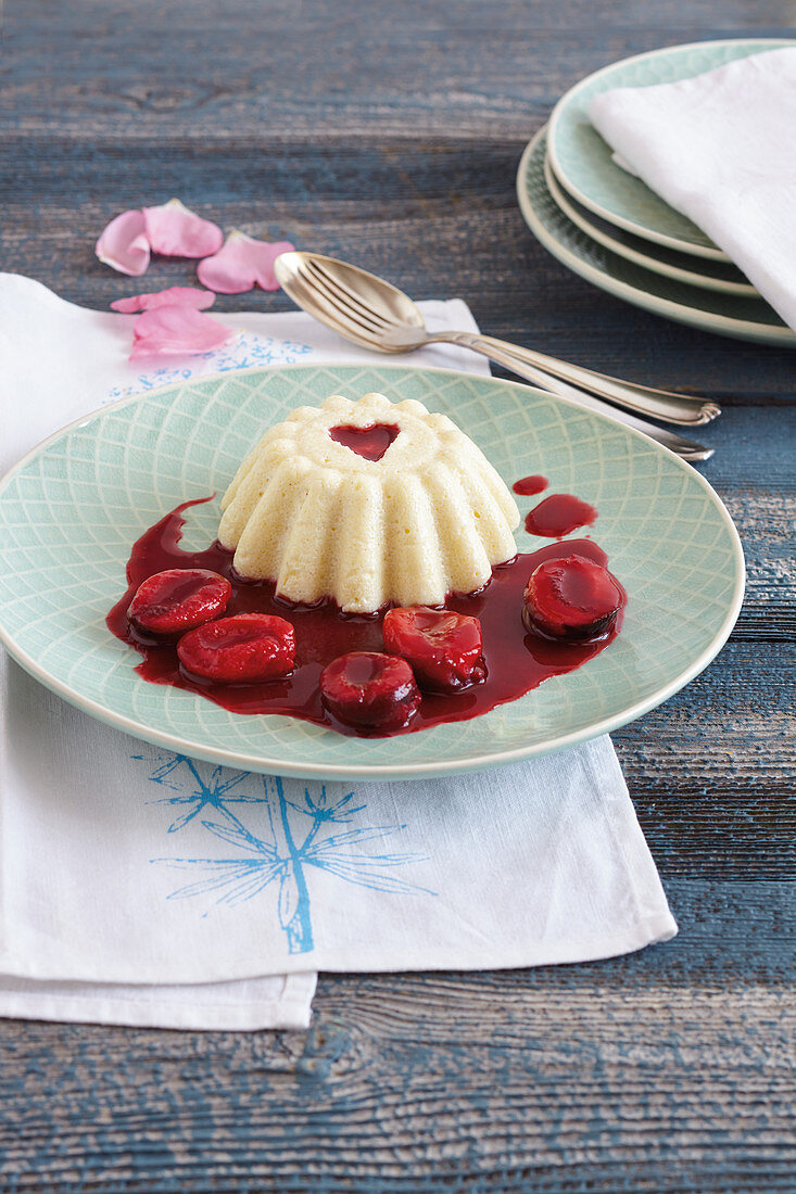 Semolina pudding with plum compote