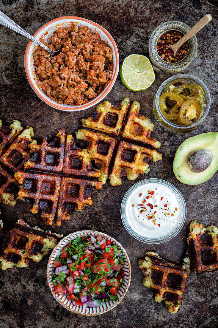 Kartoffelwaffeln mit verschiedenen Dips