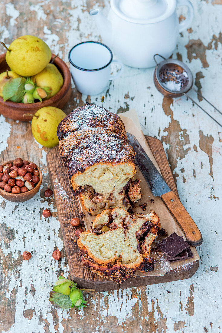 Babka with chocolate, hazelnut and pears