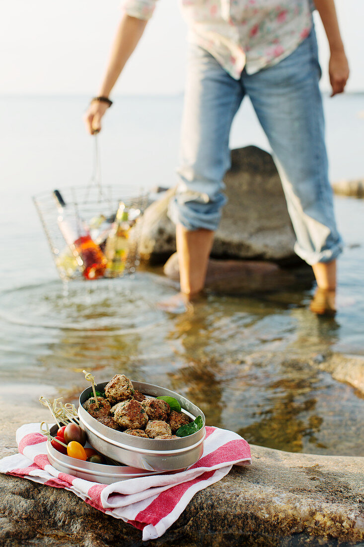 Lamm-Frikadellen zum Picknick am See