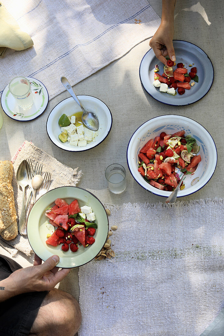 Wassermelonen-Himbeer-Salat mit Feta