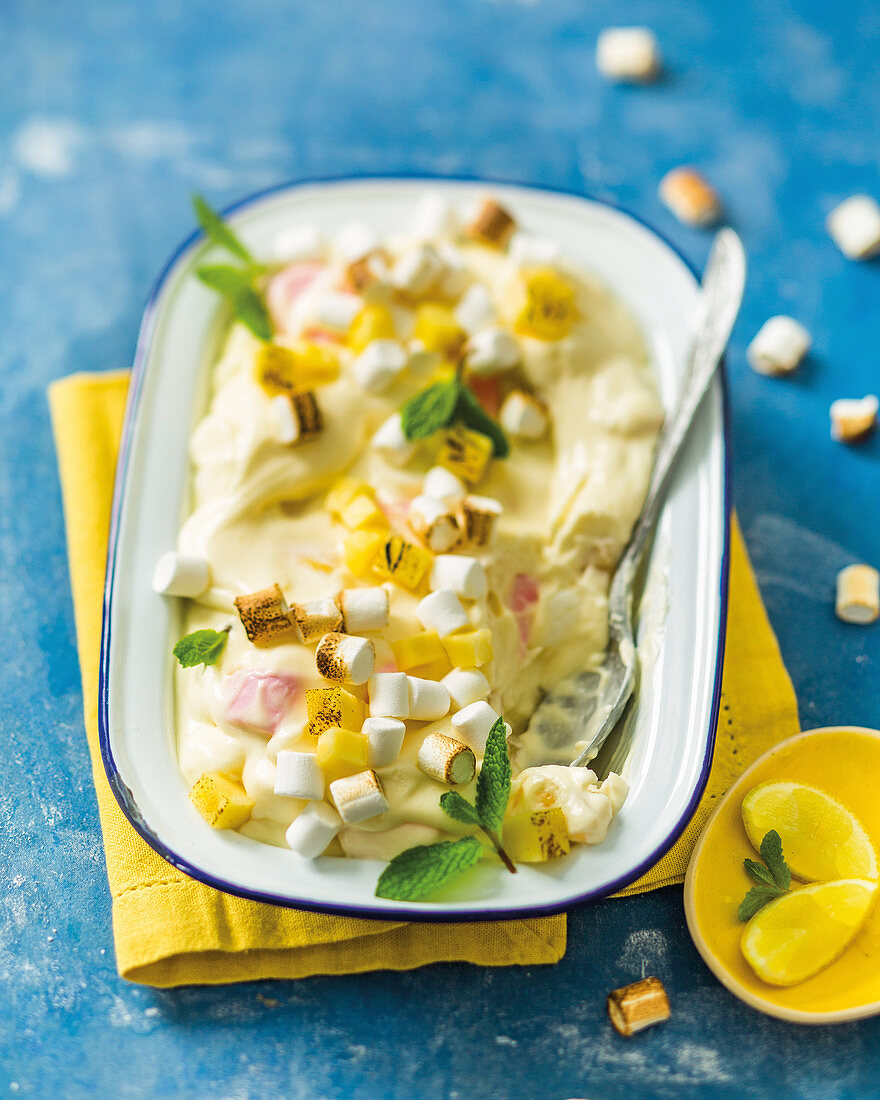 Pineapple and marshmallow pudding