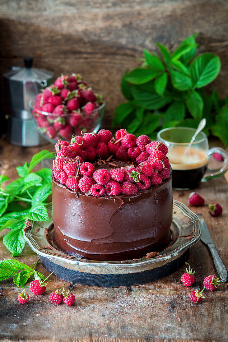 Schokoladenkuchen mit Himbeermousse