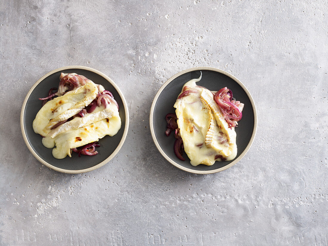 Raclette mit Honigzwiebeln und Vacherin