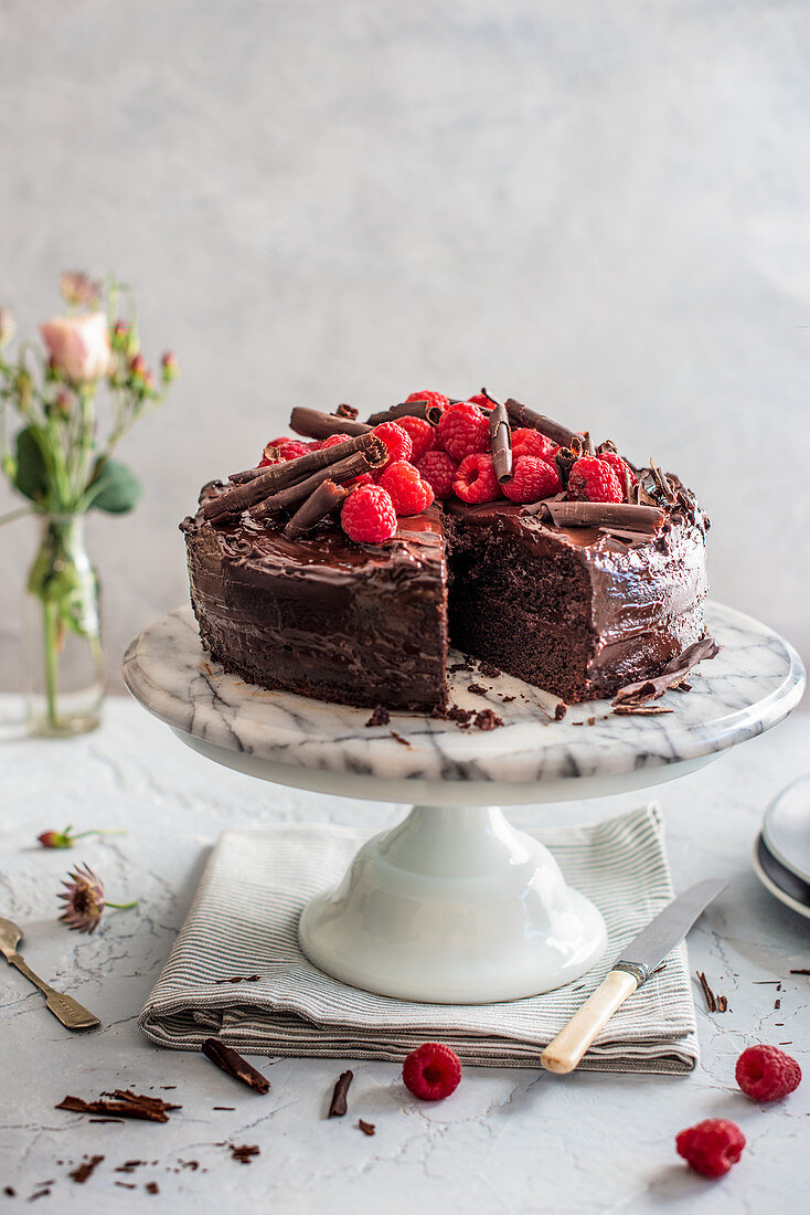 Chocolate cake with raspberries and chocolate ganache