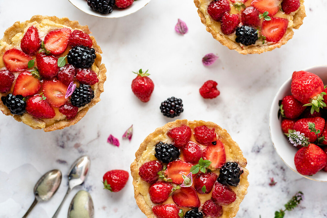 Torteletts mit frischen Beeren