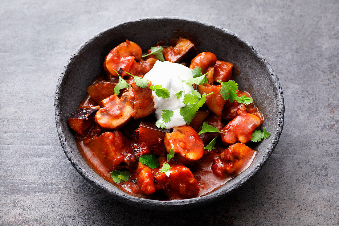 Aubergine and mushroom curry (low carb)