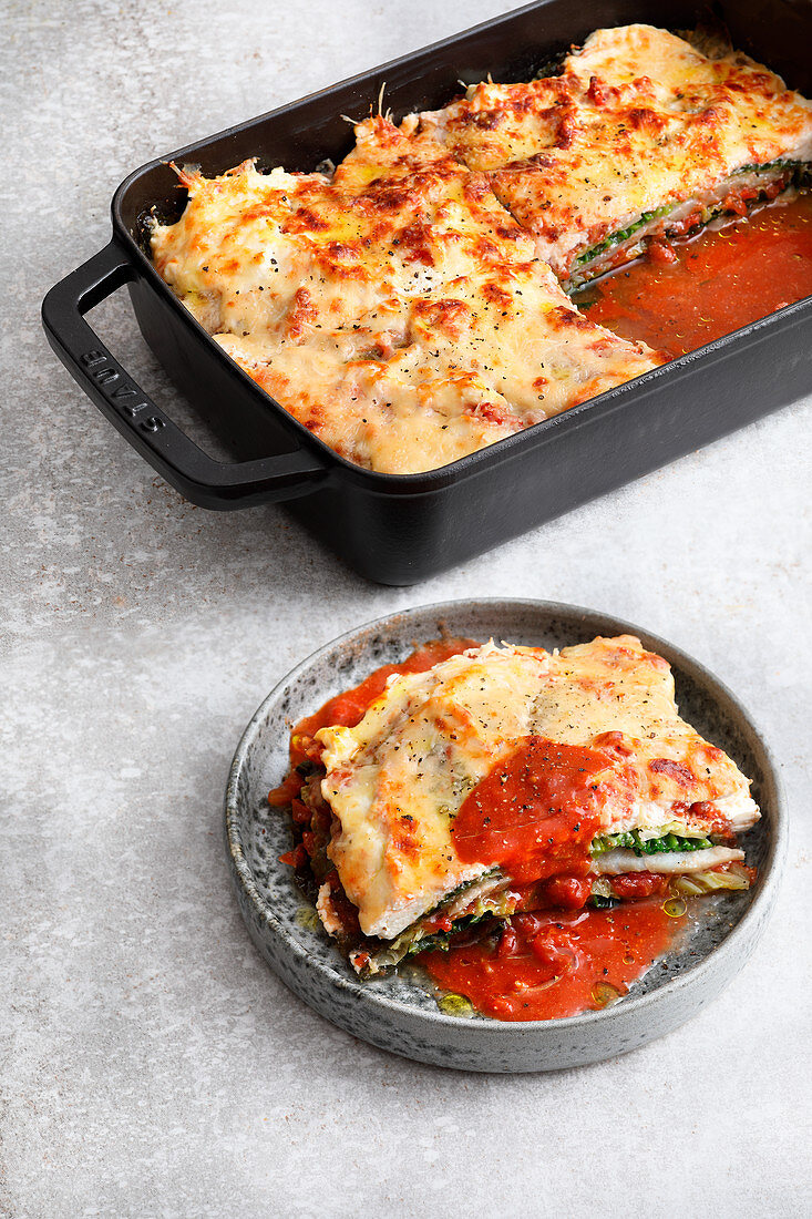 Savoy cabbage and fish lasagne with tomato sauce (low carb)