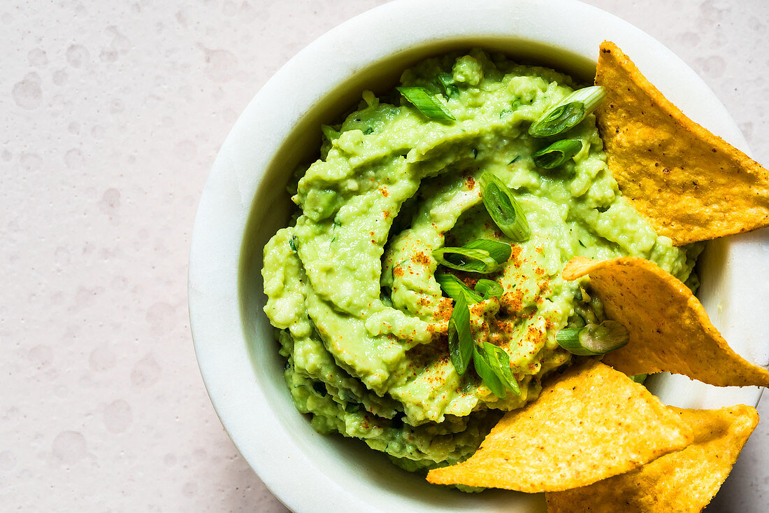 Guacamole mit Nachos