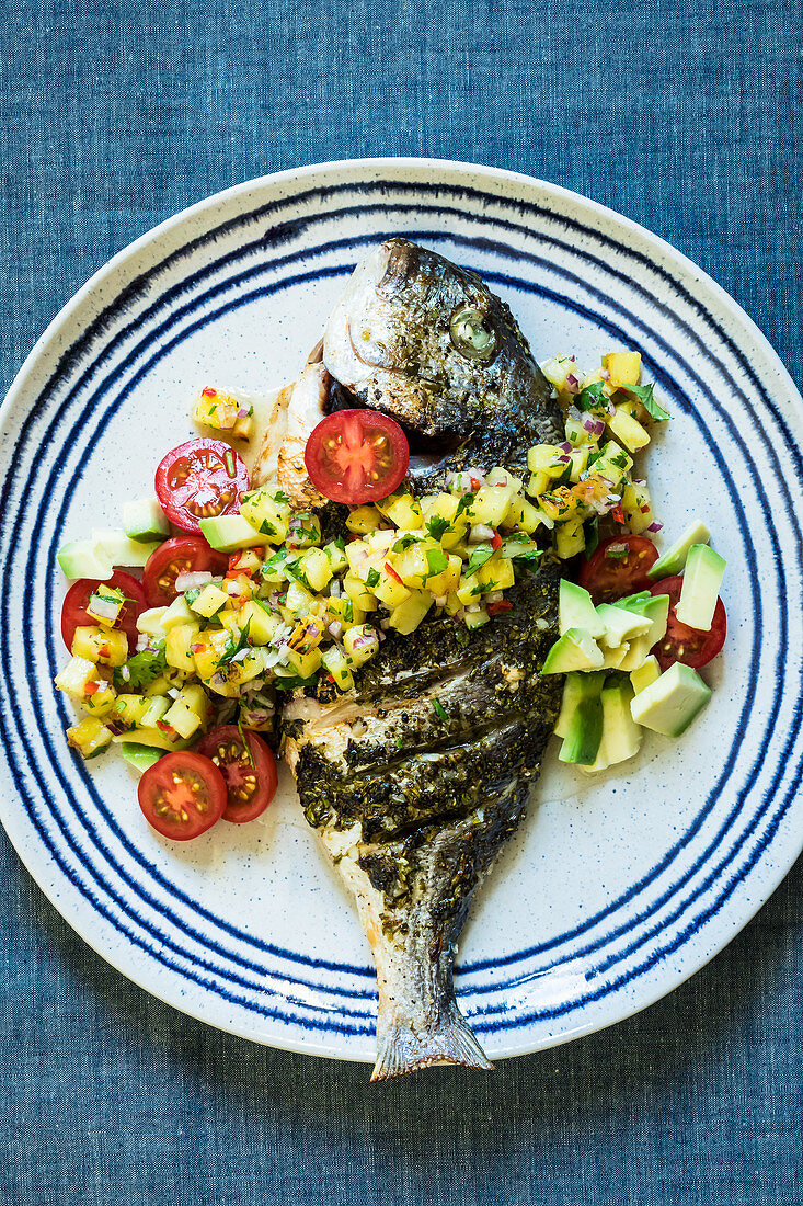 Seabream with Mexican pineapple salsa