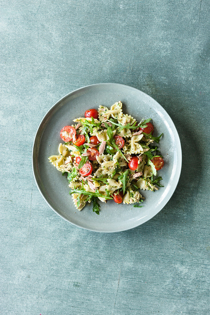 Farfalle with a tuna fish and pesto dressing