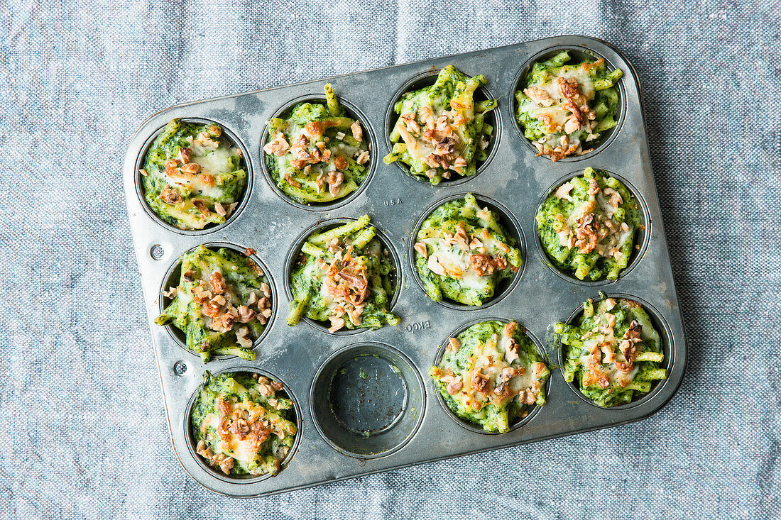 Green 'Mac & Cheese' gratins with spinach