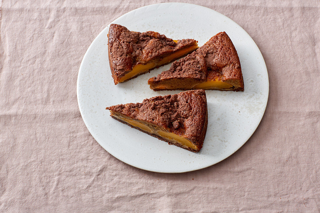 Cappuccino-Pfirsich-Kuchen aus Wunderteig