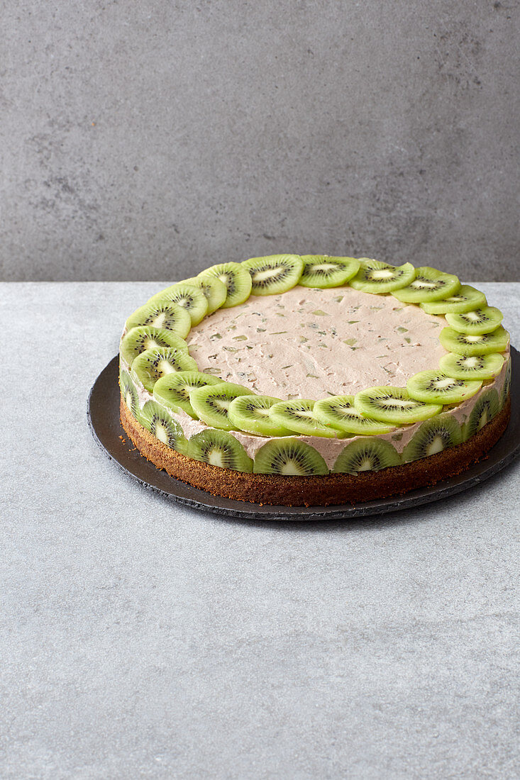 Kiwi oil-sponge cake