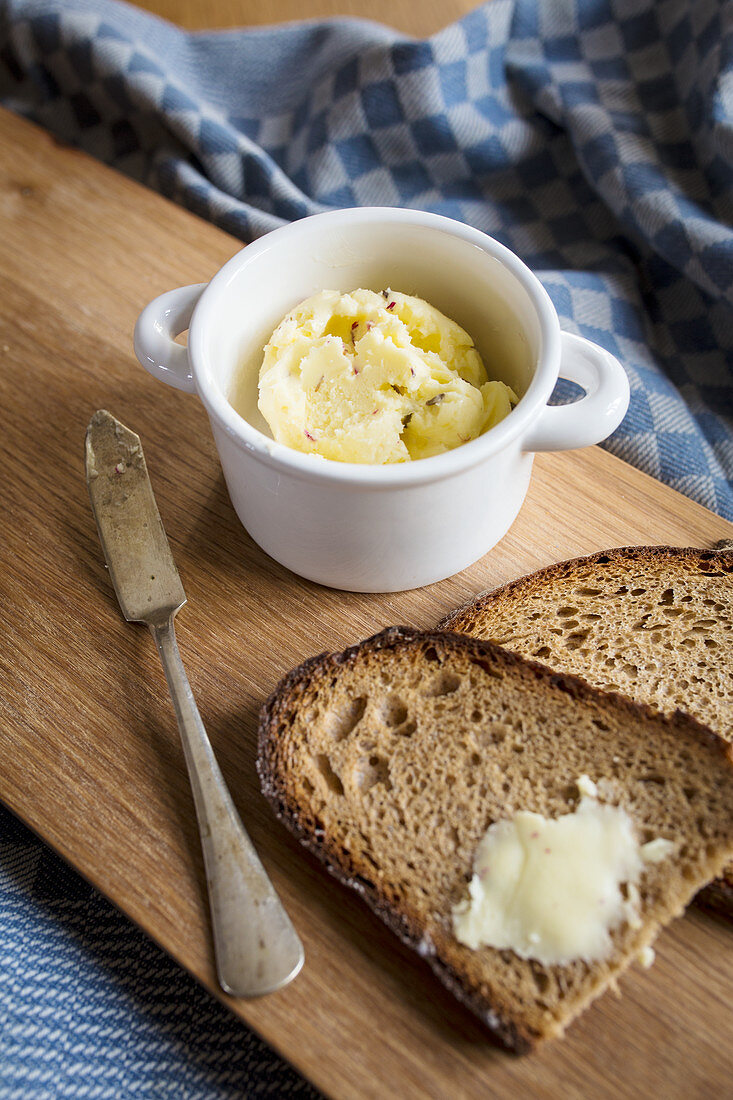 Spiced butter with country bread