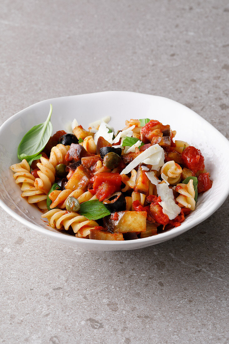 Fusilli with aubergines, tomatoes and olives