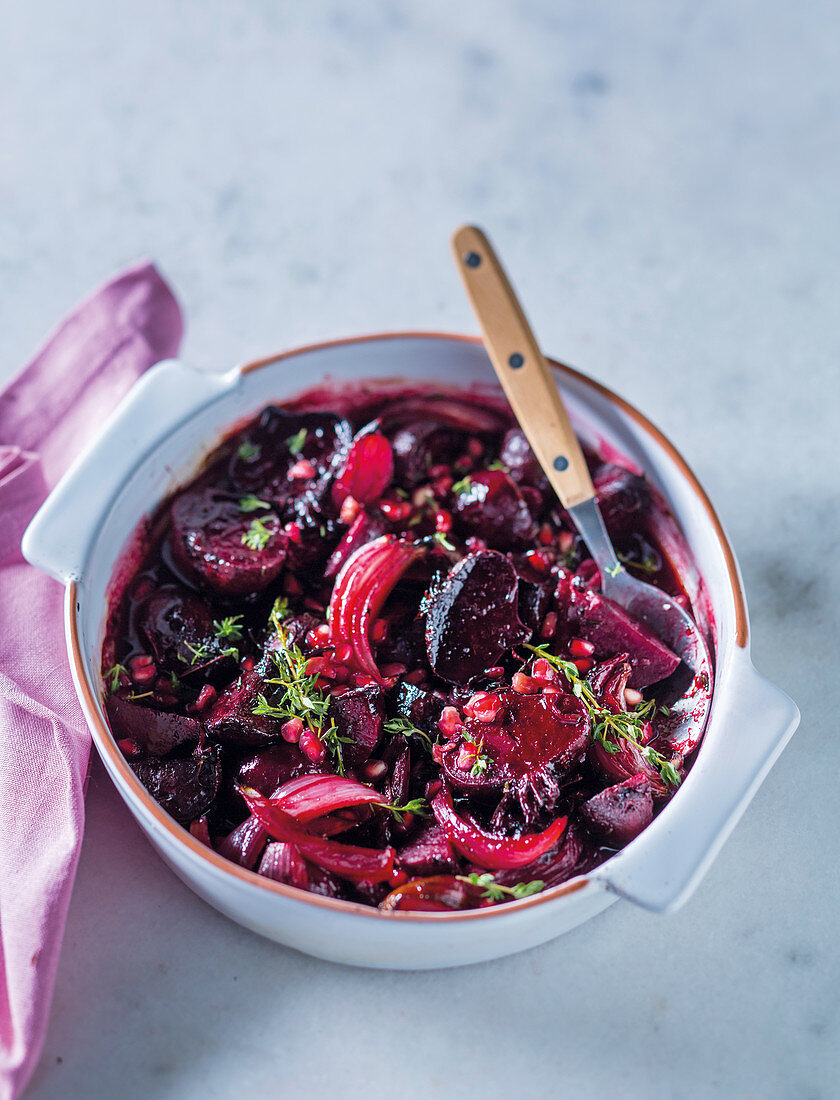 Geröstete Baby rote Bete mit Balsamico-Dressing