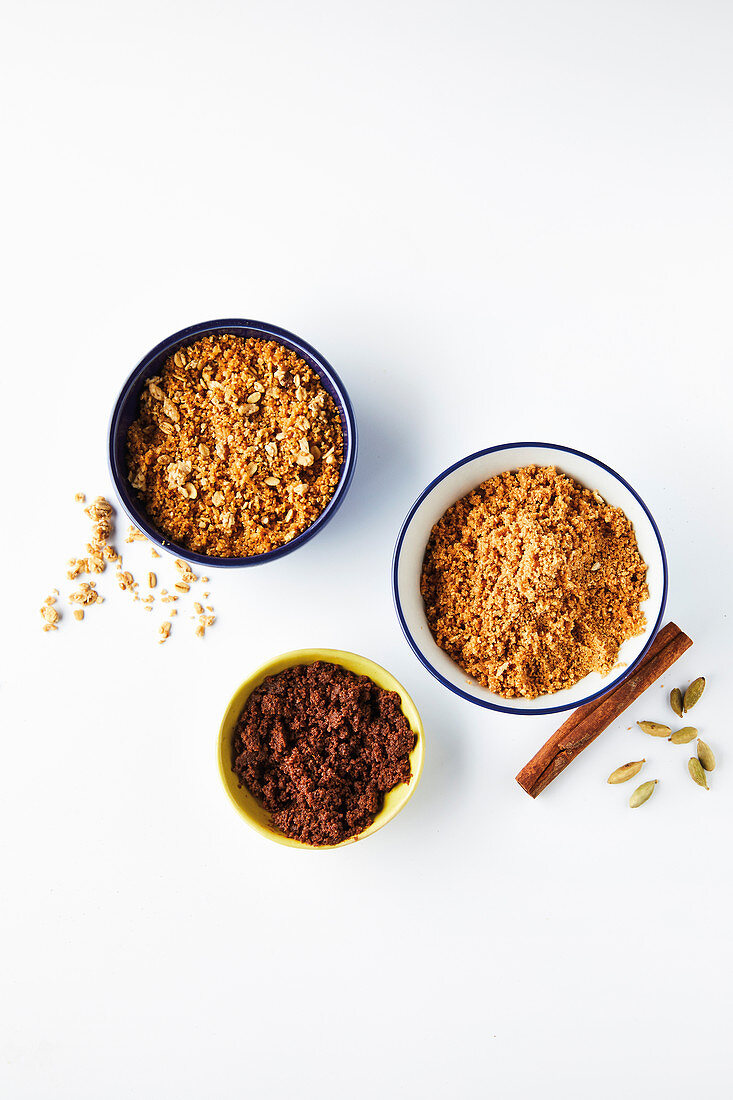 Honey granola, chai spice and chocolate crumble