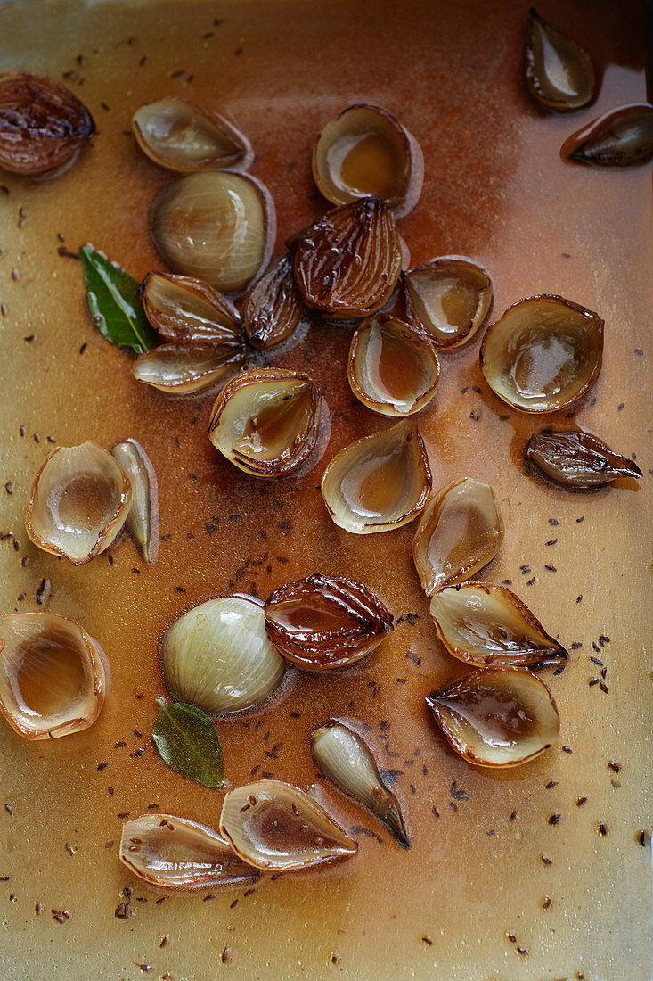Cumin broth with caramelised onions
