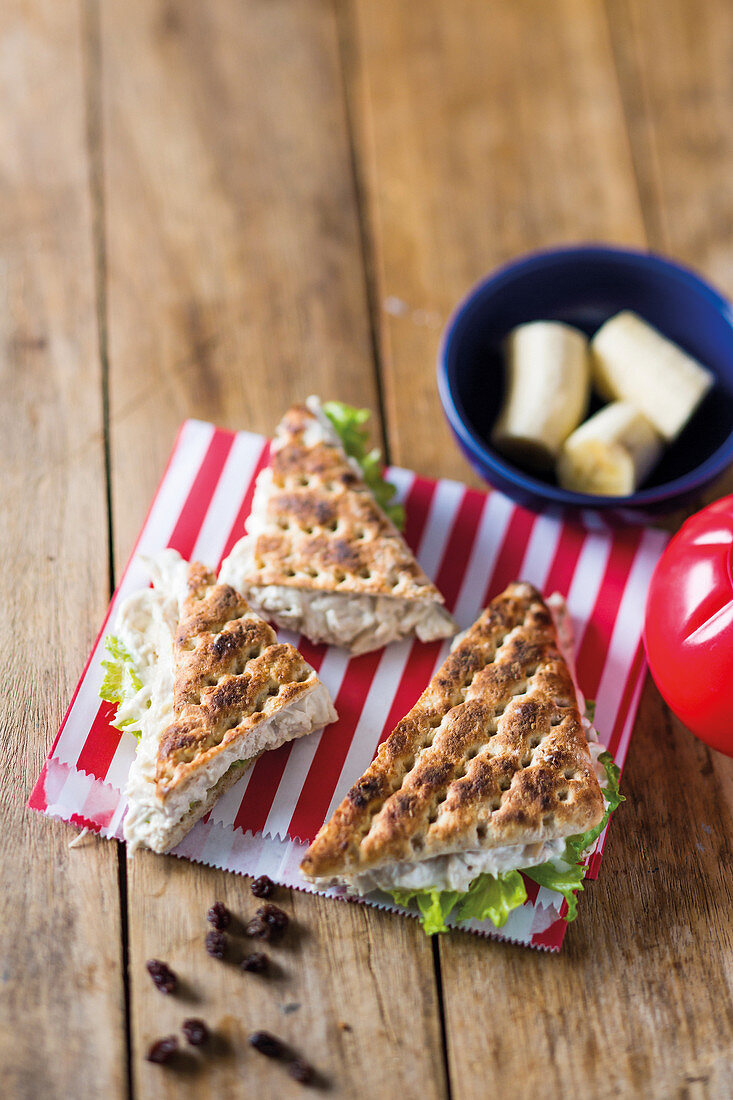 Toasties mit Geflügelsalat