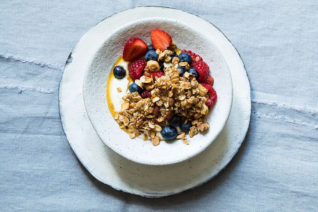 Berry granola