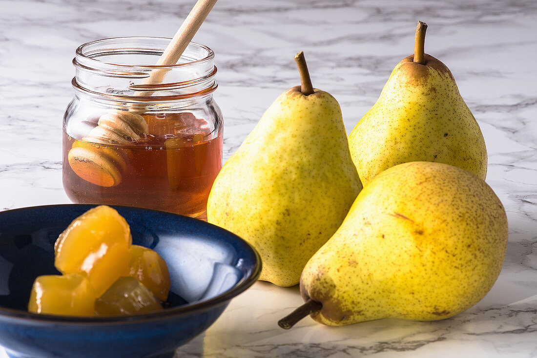 Pears with honey