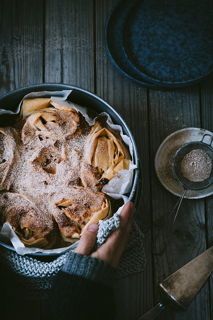 Ruffle cake made from filo pastry with cinnamon sugar