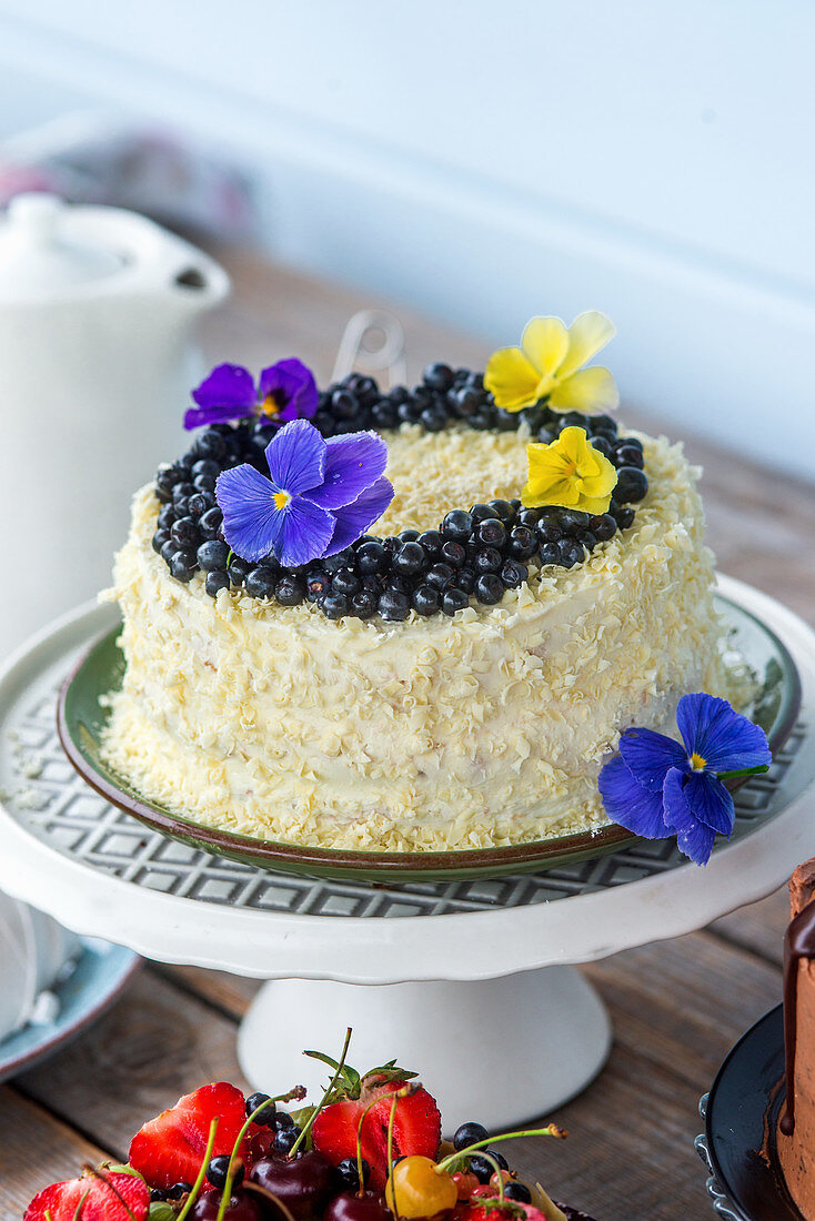White chocolate and blueberry cake