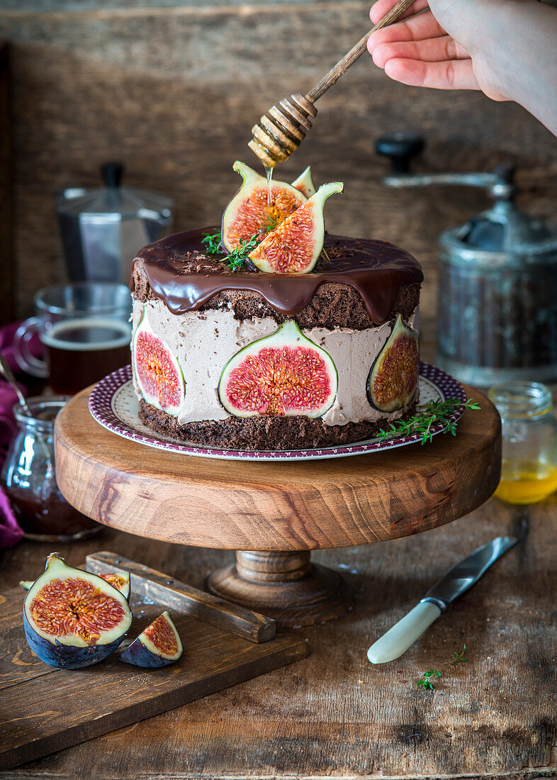 Fig chocolate souffle cake with honey