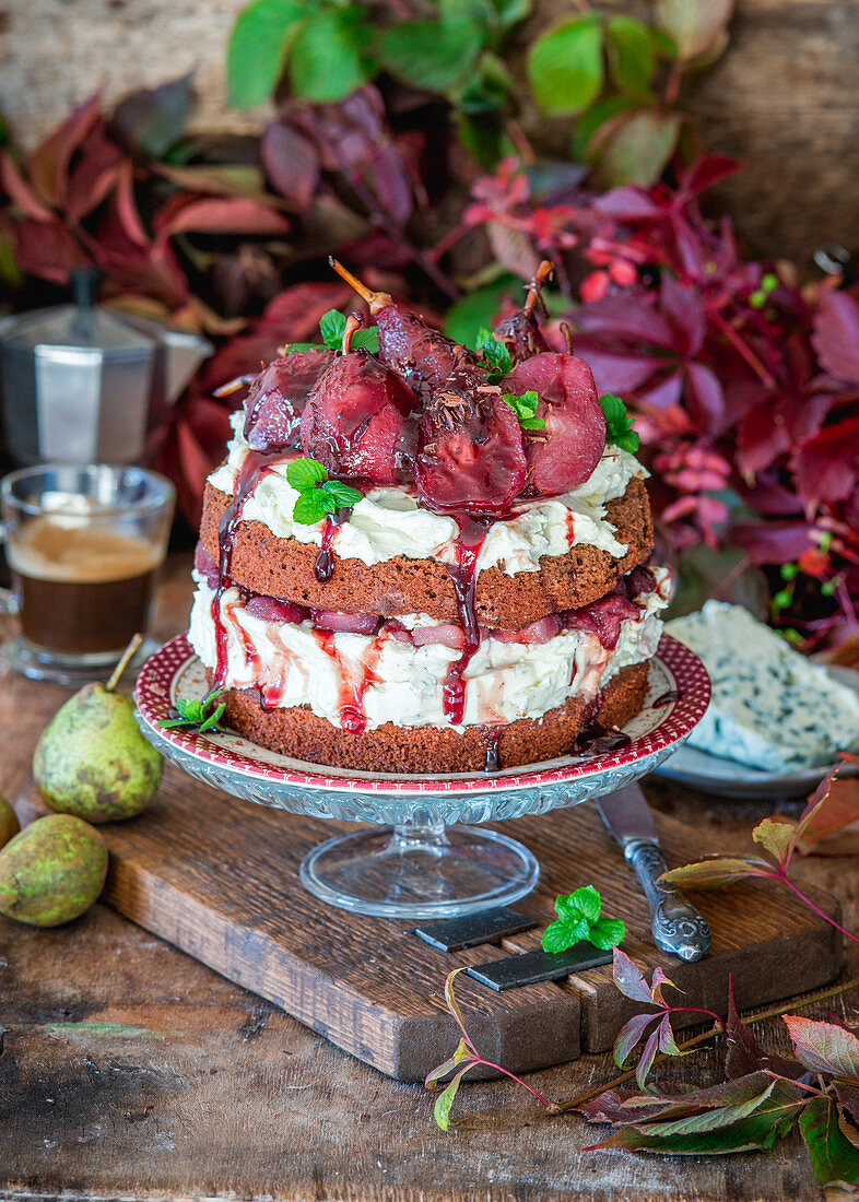 Cake with red wine poached pears and blue cheese