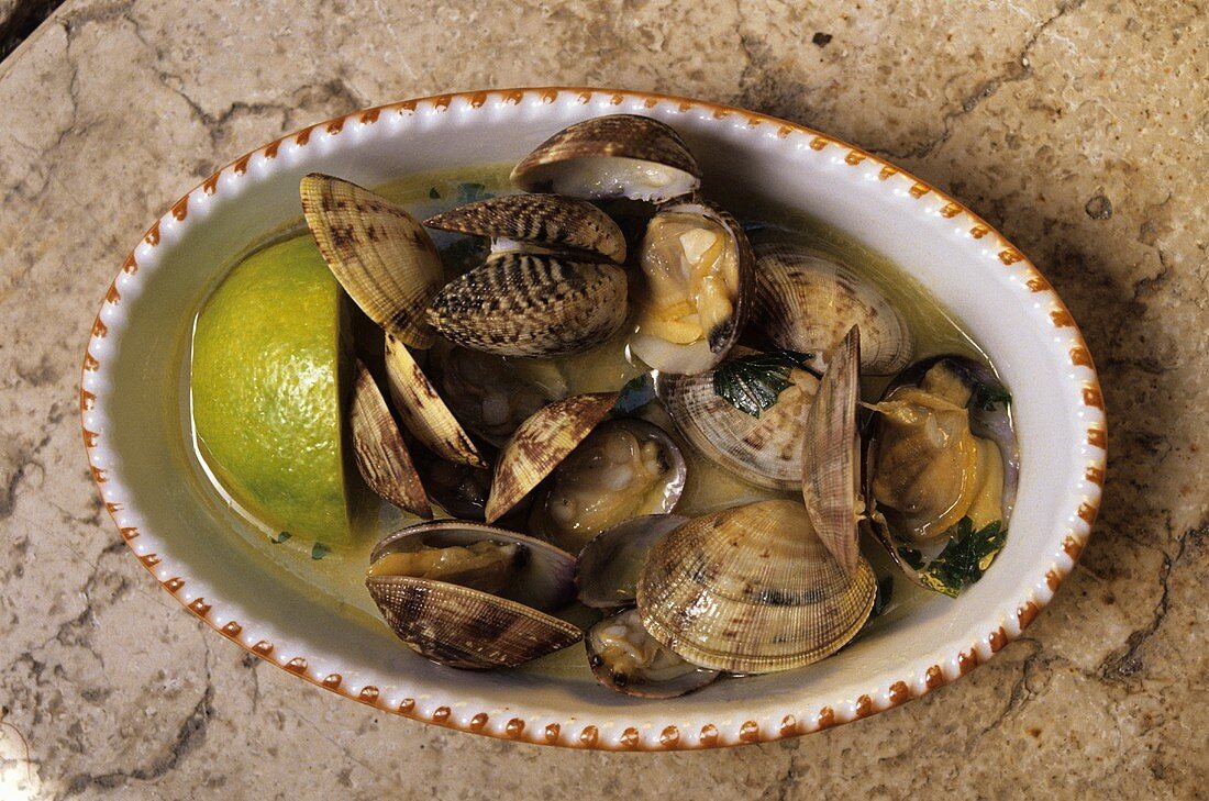 Vongole veraci (steamed clams in wine), Italy