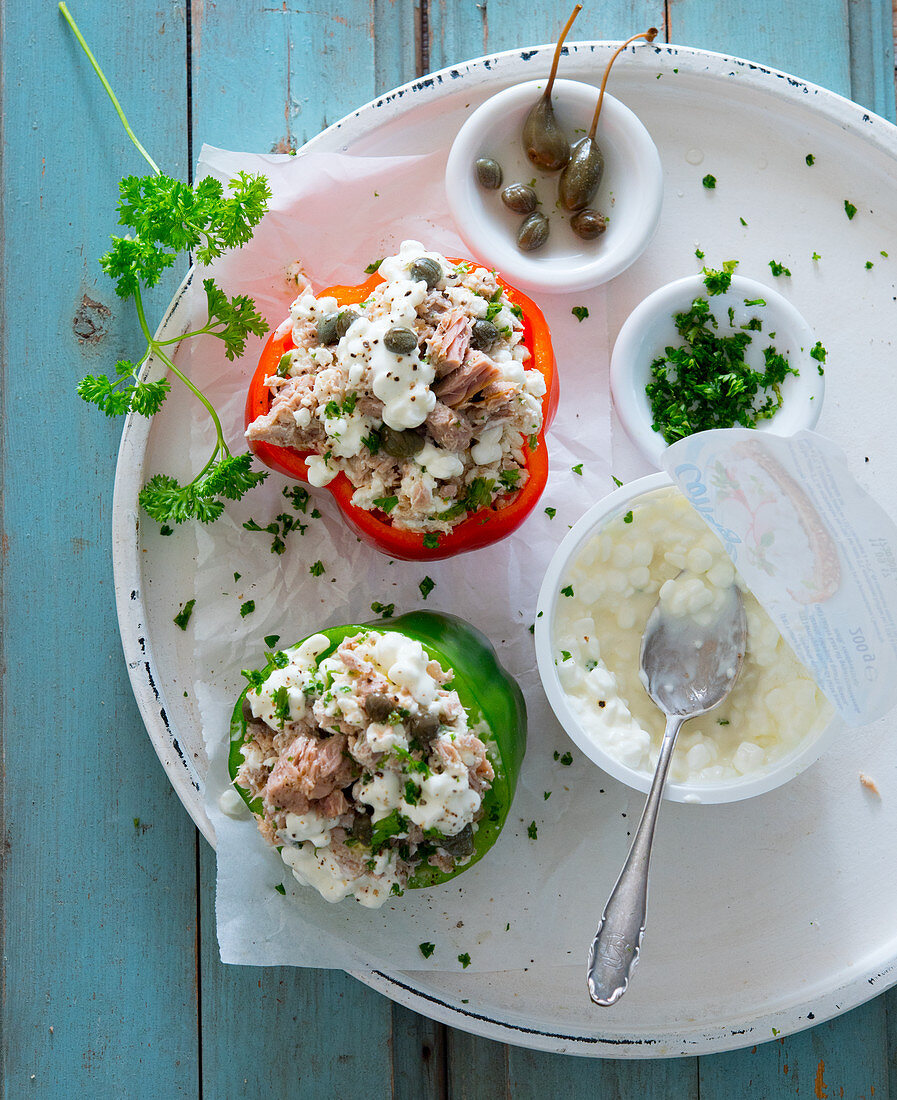 Stuffed peppers with tuna fish, capers and cottage cheese