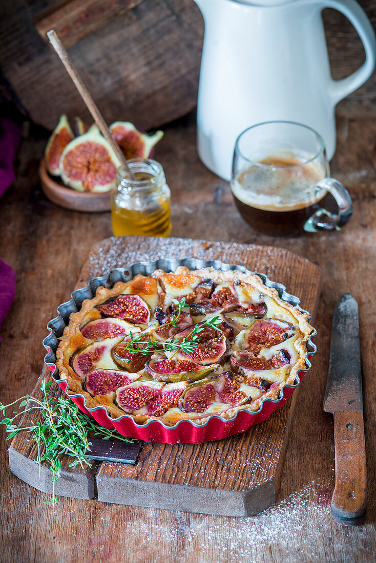 Honey pie with figs