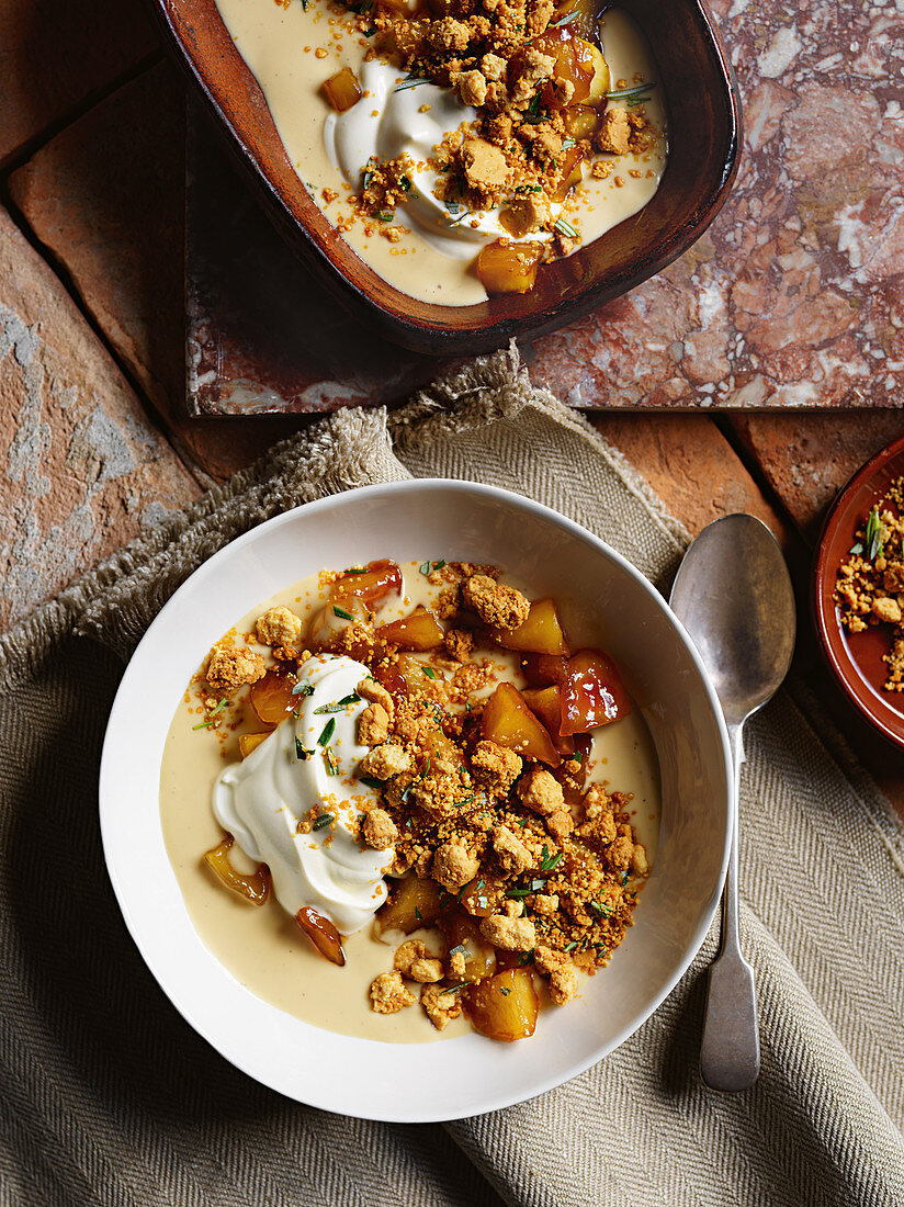 Apple and butterscotch pudding with cornflour