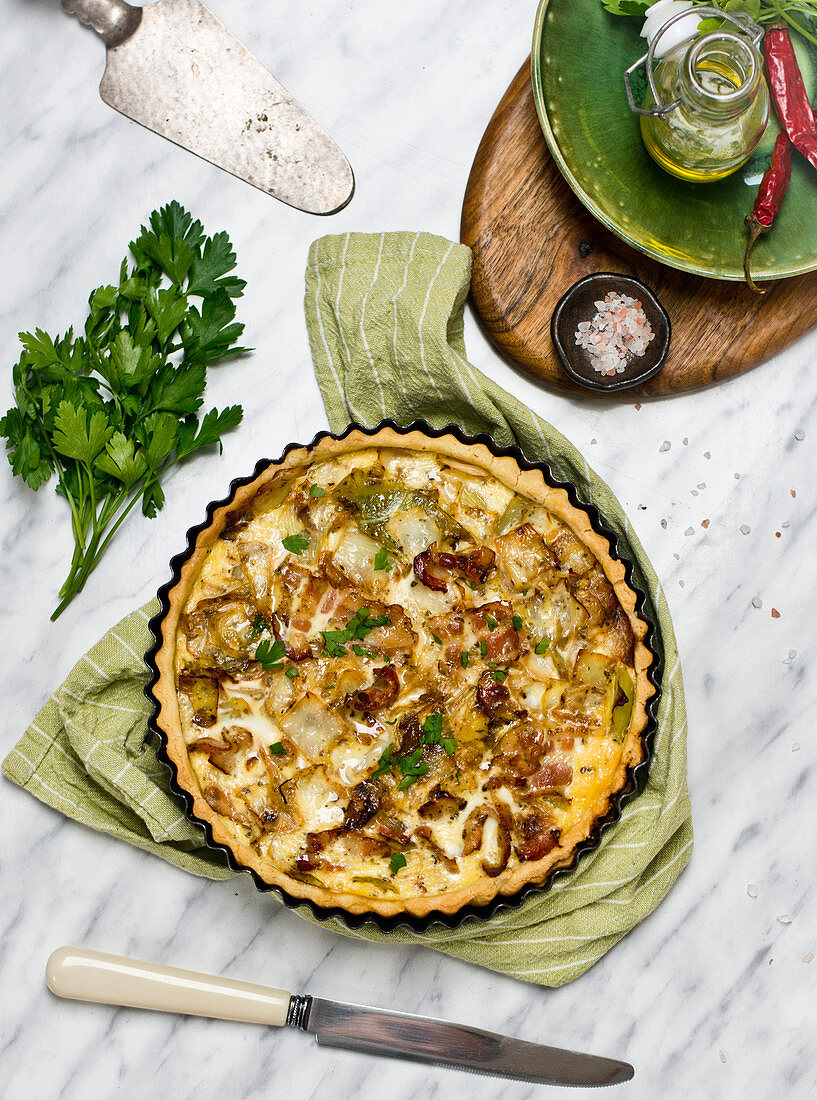 Quiche with cabbage and bacon