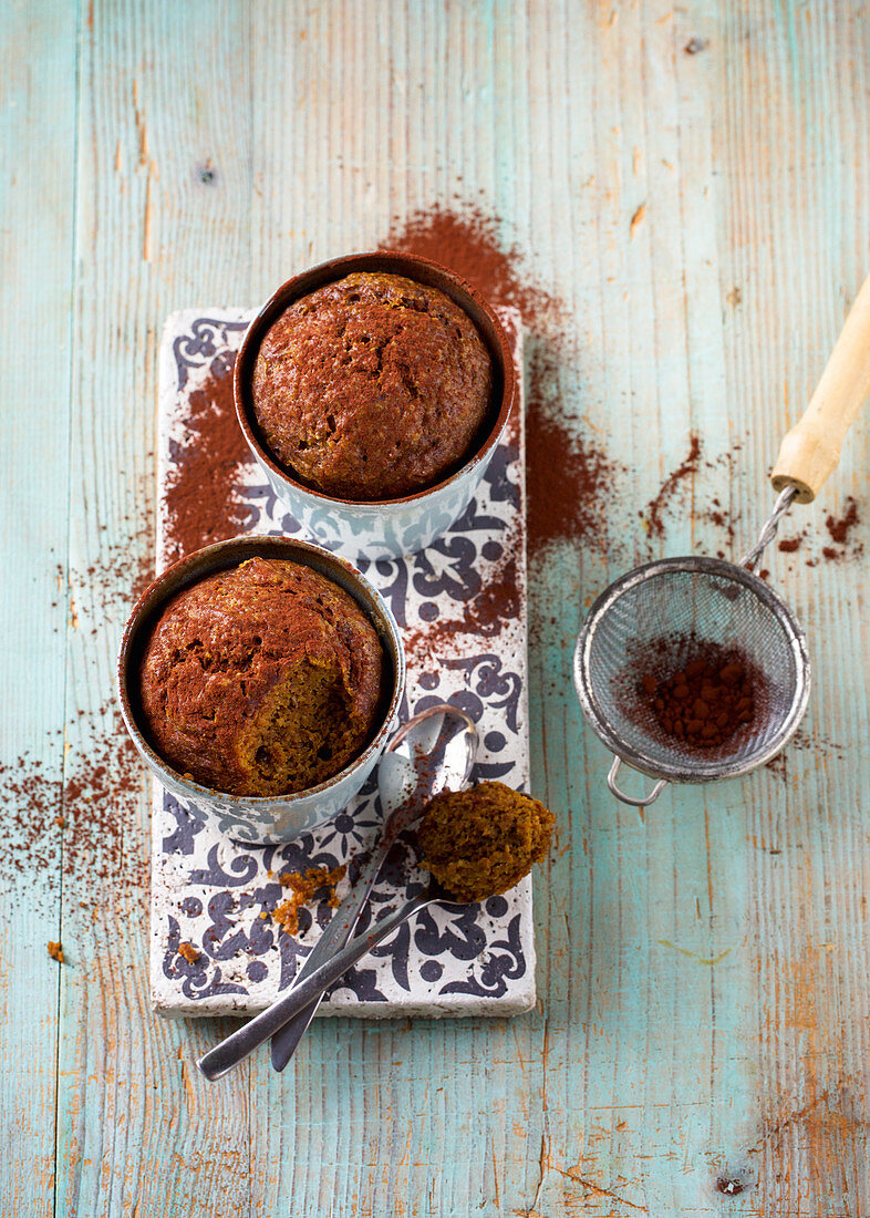 Kaffee-Möhren-Tassenkuchen mit Mandeln