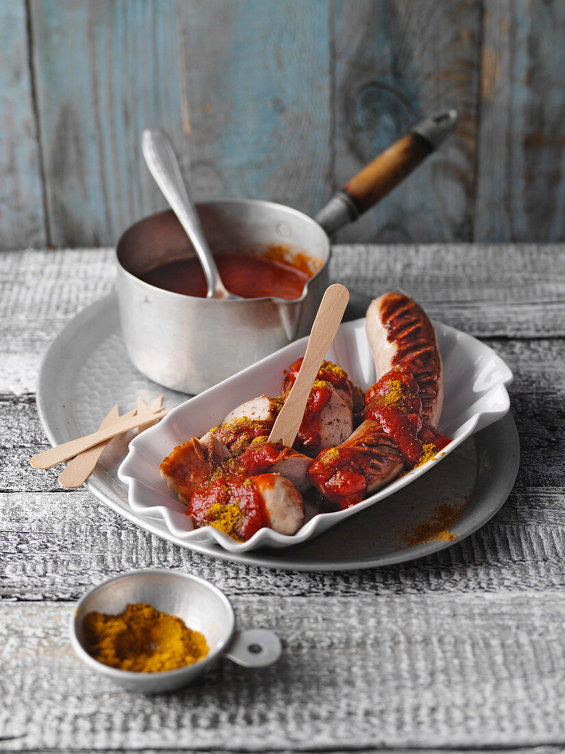 Currywurst mit selbst gemachter Erdbeer-Tomaten-Sauce