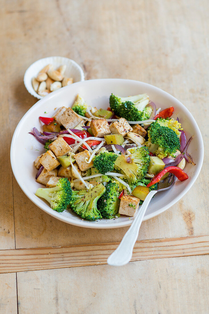Stir-fried broccoli and tofu