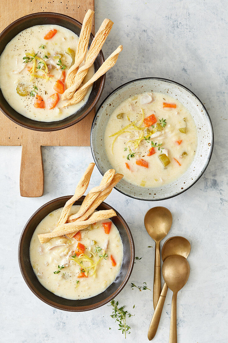 Slow cooker creamy chicken soup
